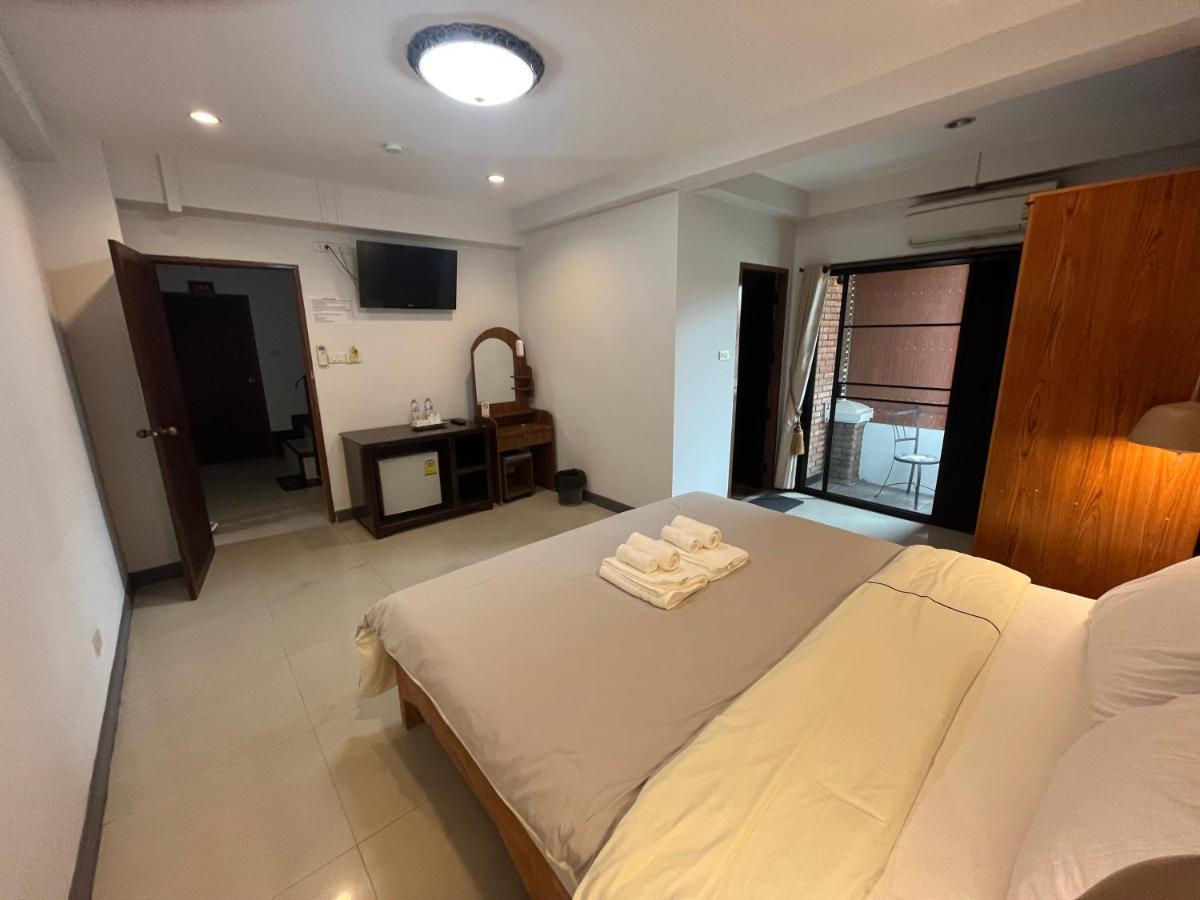 Tjr Boutique Hotel Chiang Mai Bagian luar foto